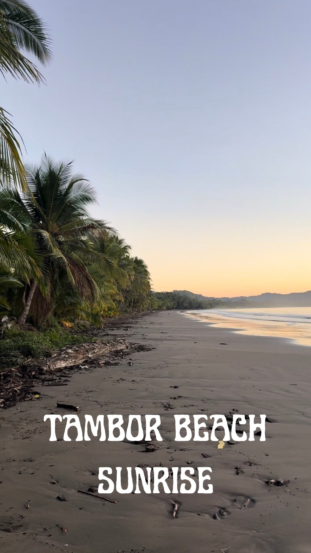 Playa Tambor al amanecer
